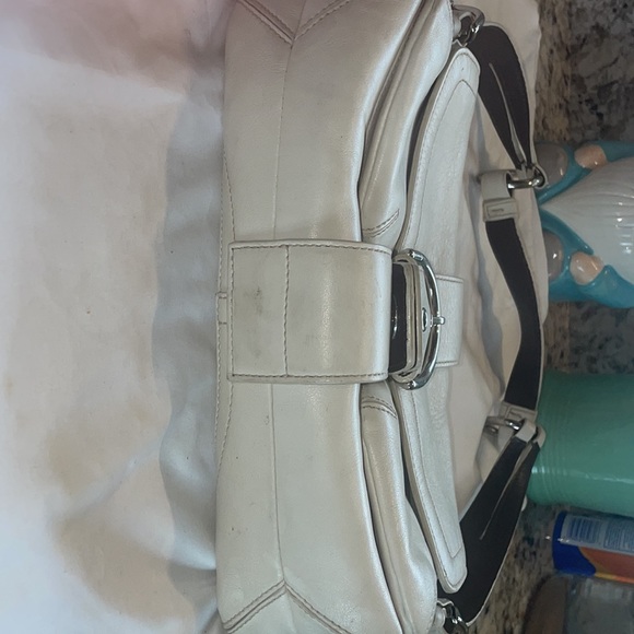 Coach purse - Picture 2 of 8